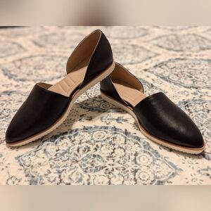 NWOT tags Adrienne Vittadini flats size 7